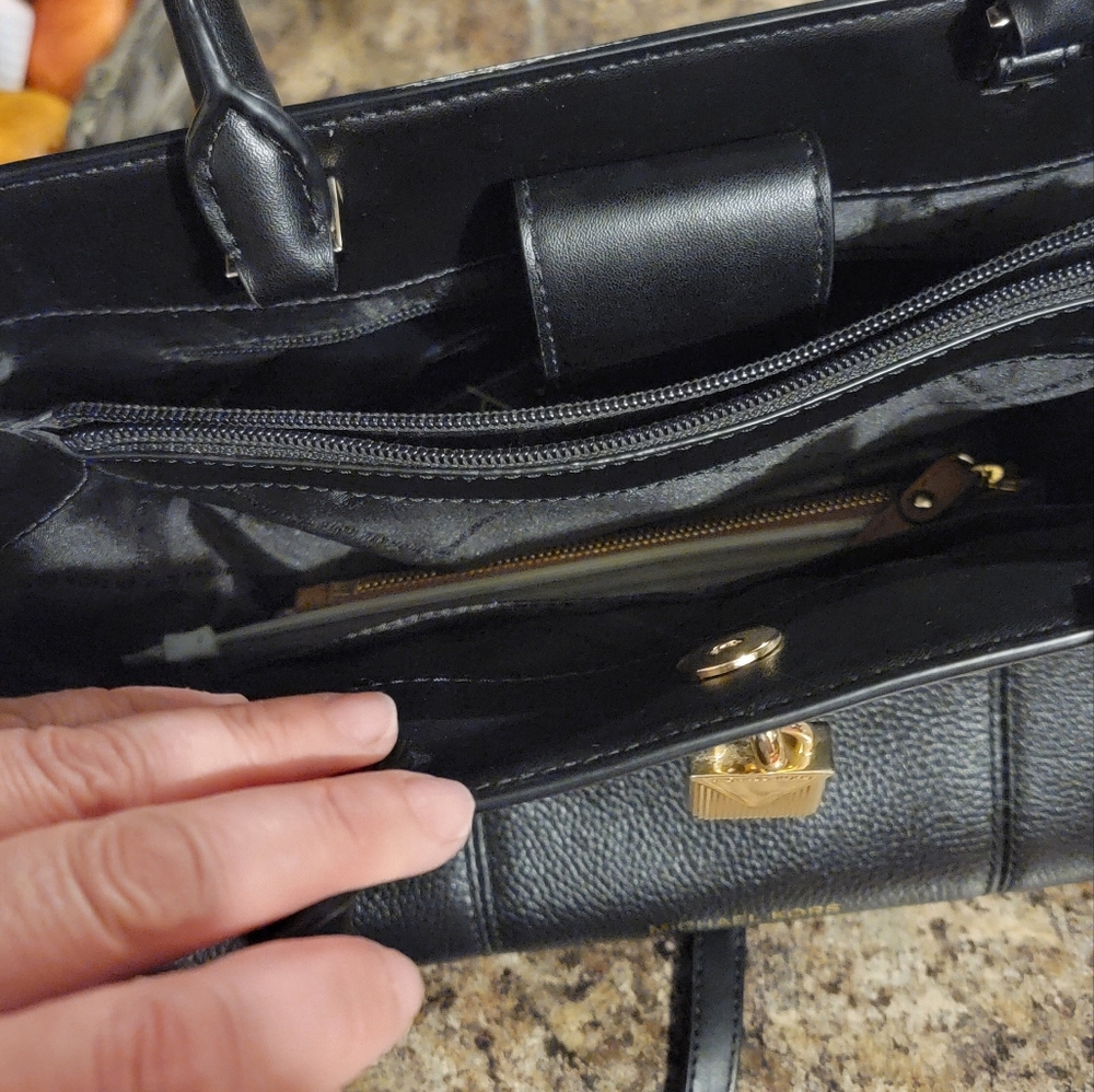 Mk purse - Picture 2 of 3